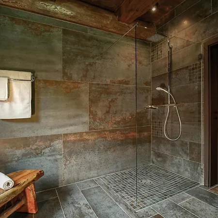 Timberjacks Hotel