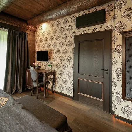 Timberjacks Hotel *